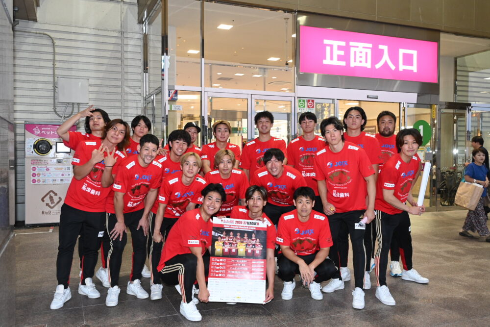 ゆめタウン佐賀で開幕戦PR　レットル選手がフライヤー配布